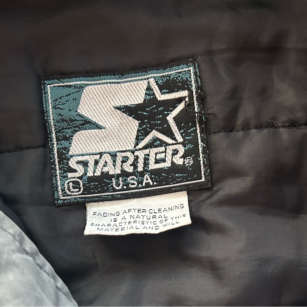 OAKLAND RAIDERS Vintage Bomber Jacket size Large (by Starter) | Distressed Gray - Picture 11 of 13